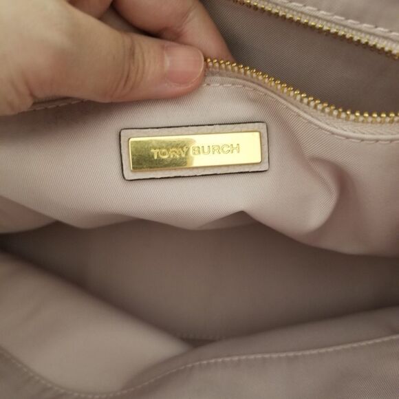 Tory Burch Carson Shoulder Bag - Picture 10 of 11
